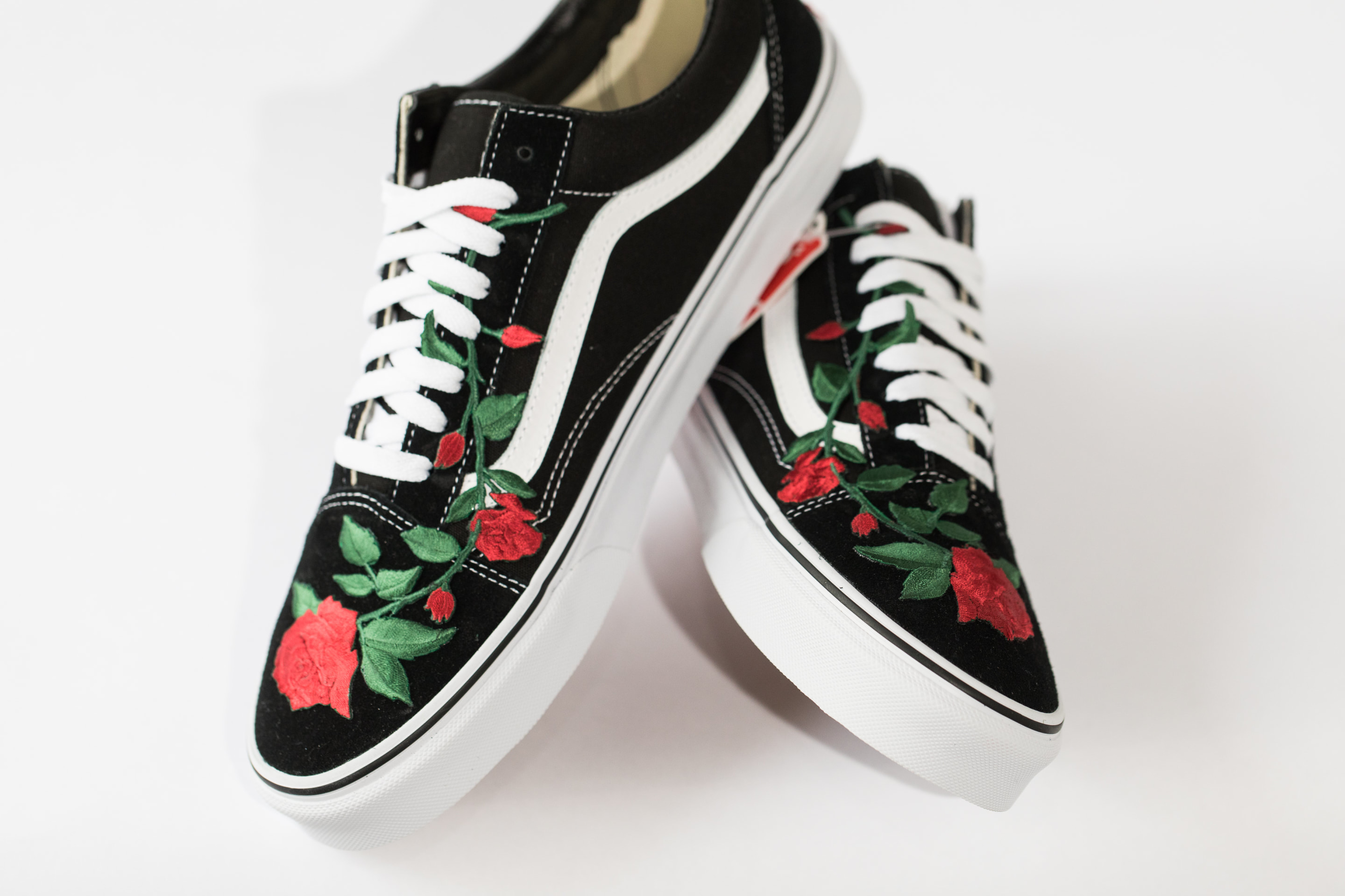 VANS SK8low Original Mens Shoes embroidered roses edition
