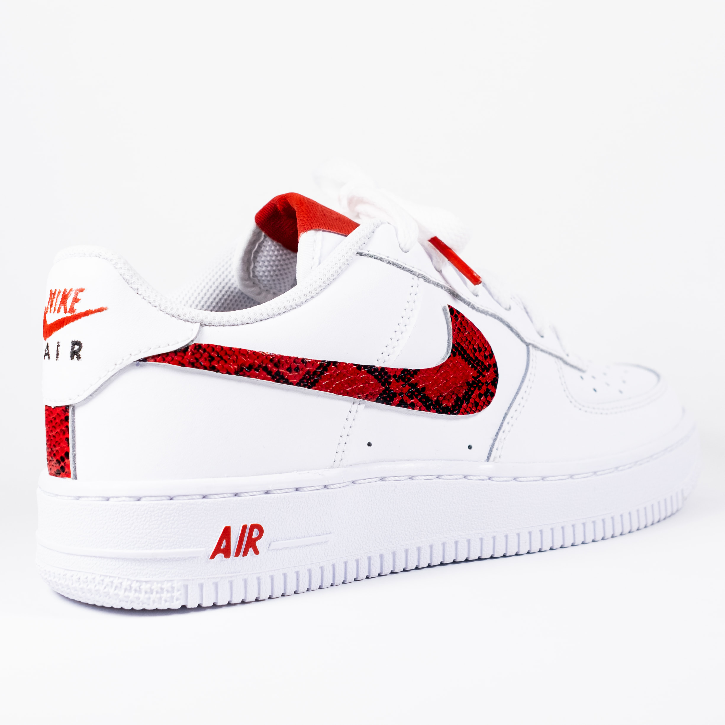 Orientar principal Economía Nike Air Force 1 White Custom 'Red Snakeskin' Edition